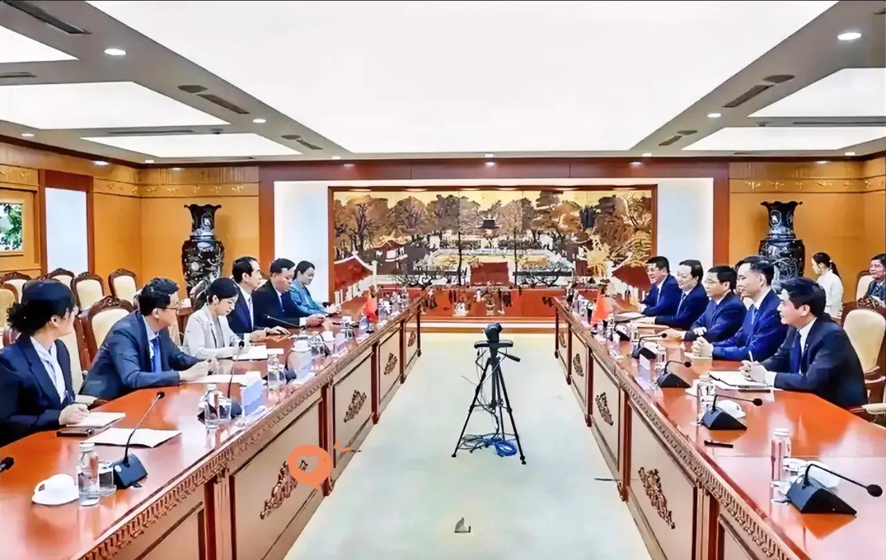 非常有诚意！越南财政部部长阮文胜前脚于1月3日拜会中方驻越大使，建议中方支持河内