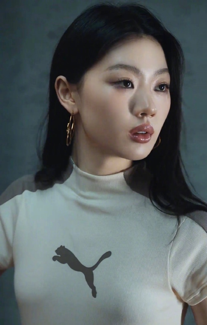 单依纯豹塑单依纯冷脸高智感 谁能不被豹系单依纯圈粉，冷静、锐利、松弛，所有氛围感