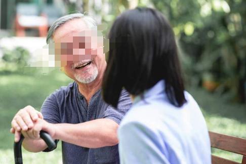 表妹刚毕业找了一个大她20岁的男友，说男友踏实稳重，是过日子的人，我们都劝她别找