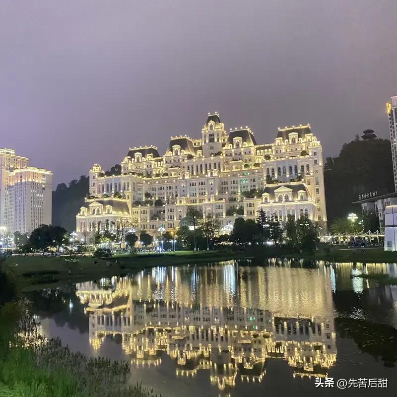 夜深人静时，我也常想，忙一辈子到底求什么。小时候的追求很简单，一颗糖、不被老师点