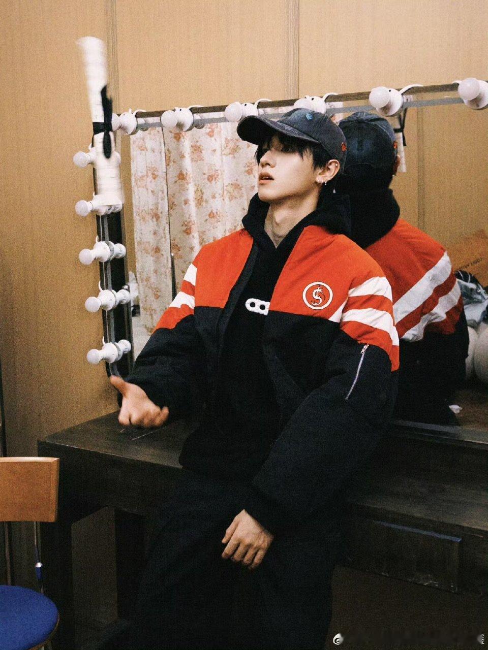 我猜你是来偷心的！这种语气发博，这谁顶得住啊！不管干嘛，你开心就好~ 另外，新自