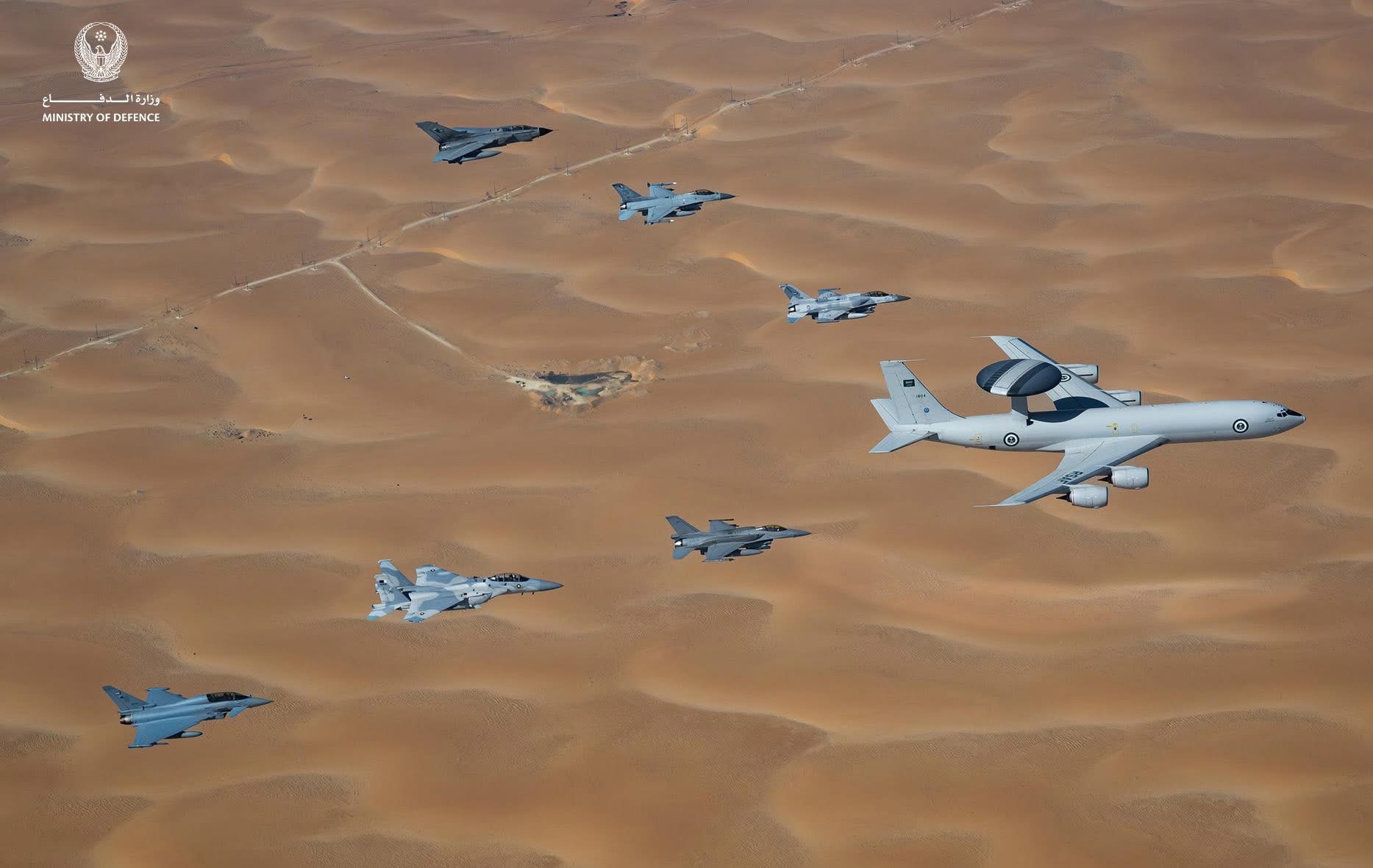 大漠上的海湾战鹰摄于月初的“海湾盾牌2026(Gulf Shield 2026)