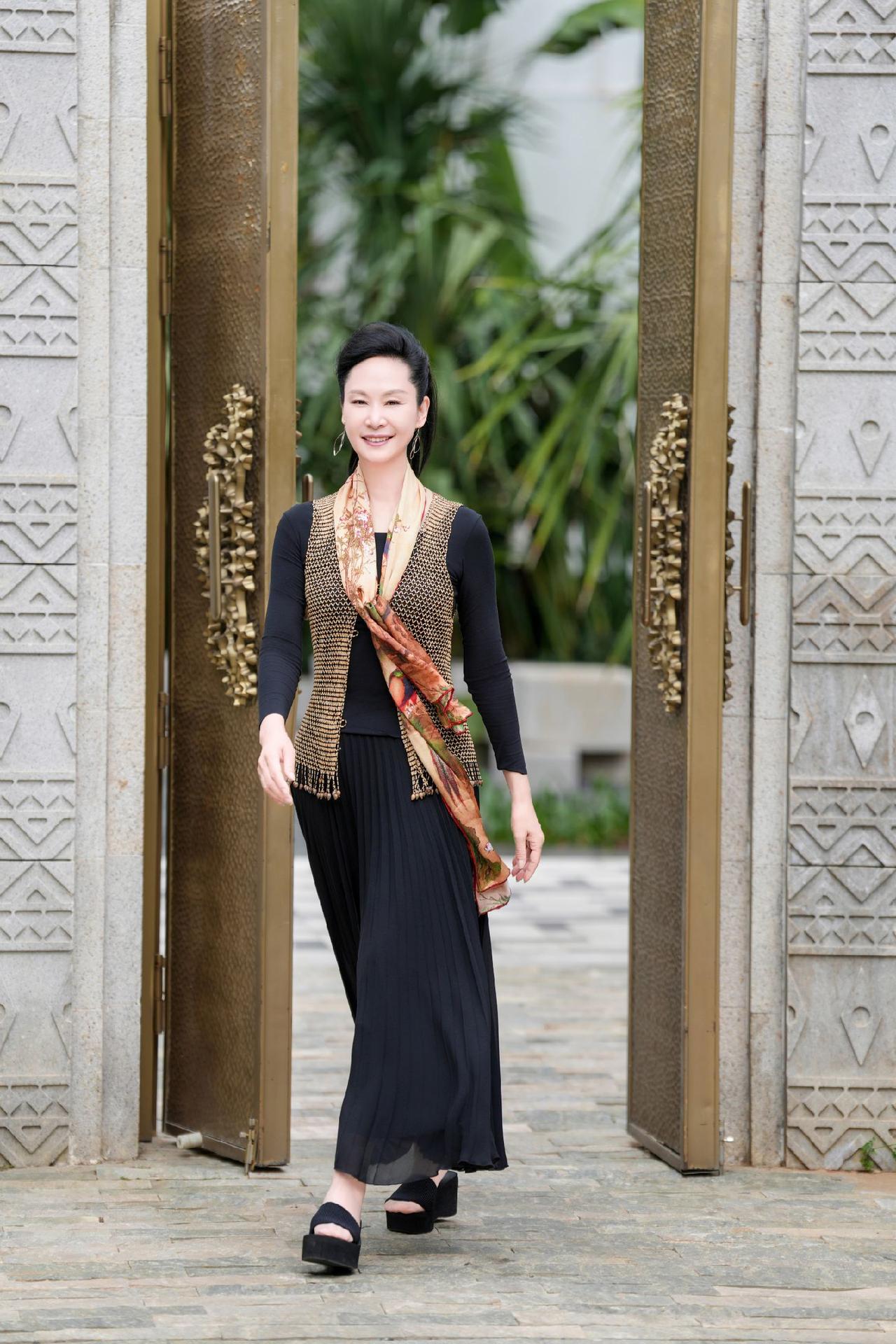 于文华 女人一定要活成自己喜欢的样子 不惧时光优雅到老 自在生活 品味生活