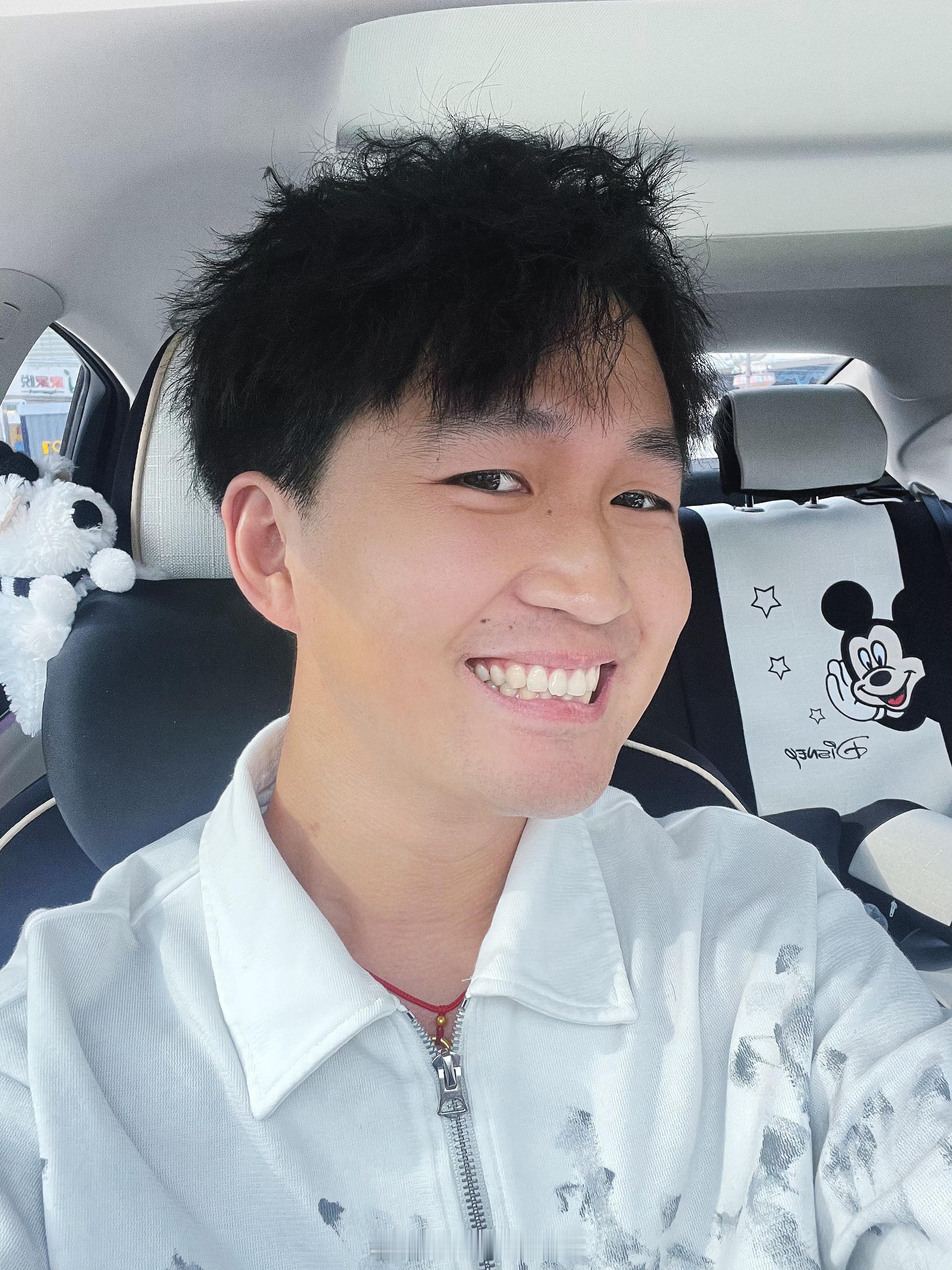 我对新房东说是刚毕业的，她愣是不信，说“刚毕业的哪有那么聪明”[允悲][允悲][