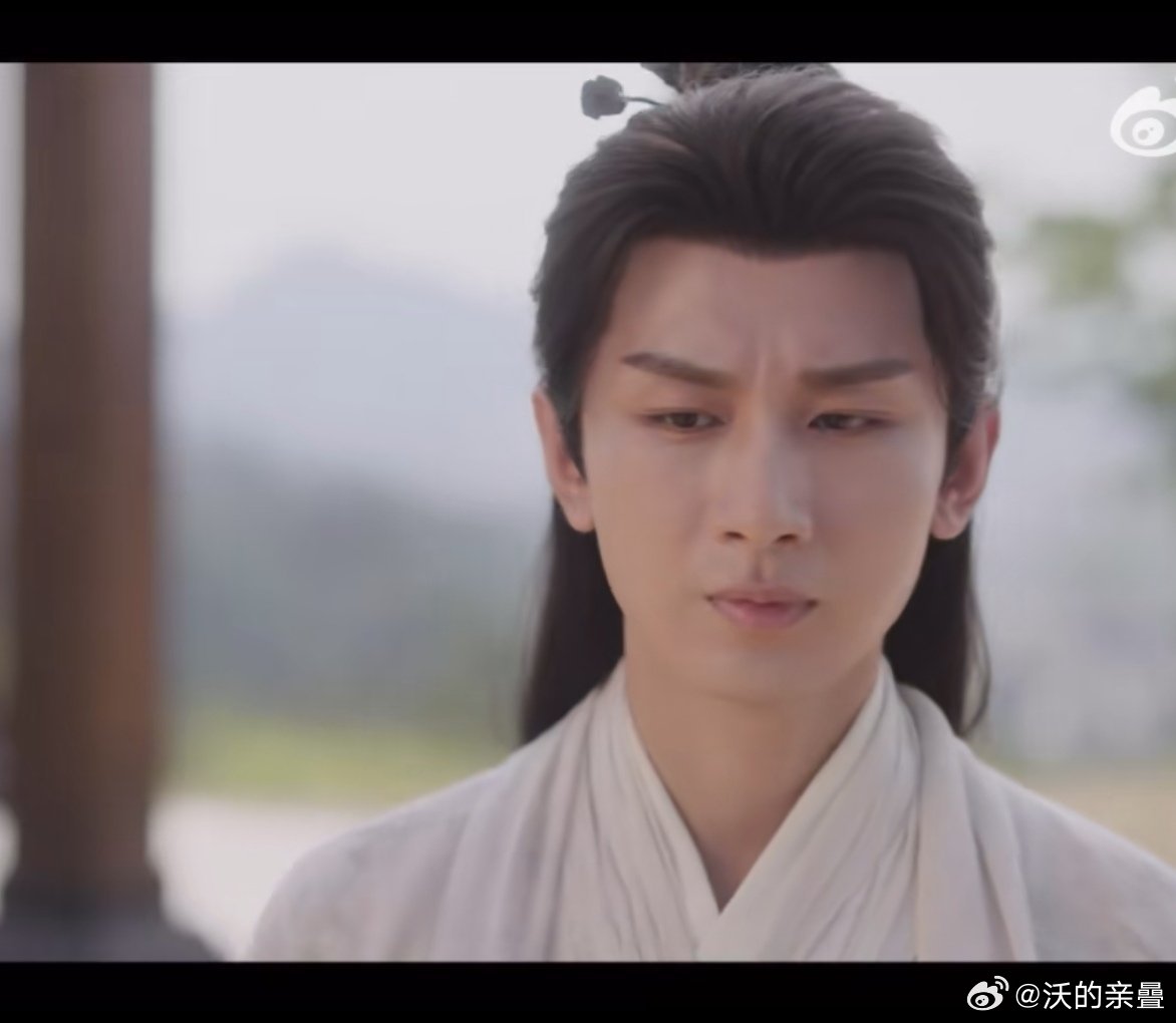 虽然任海涛拍人不行但也是娜扎这种被拍出点儿羊肉串味儿的美女能说的成不就一直长这样