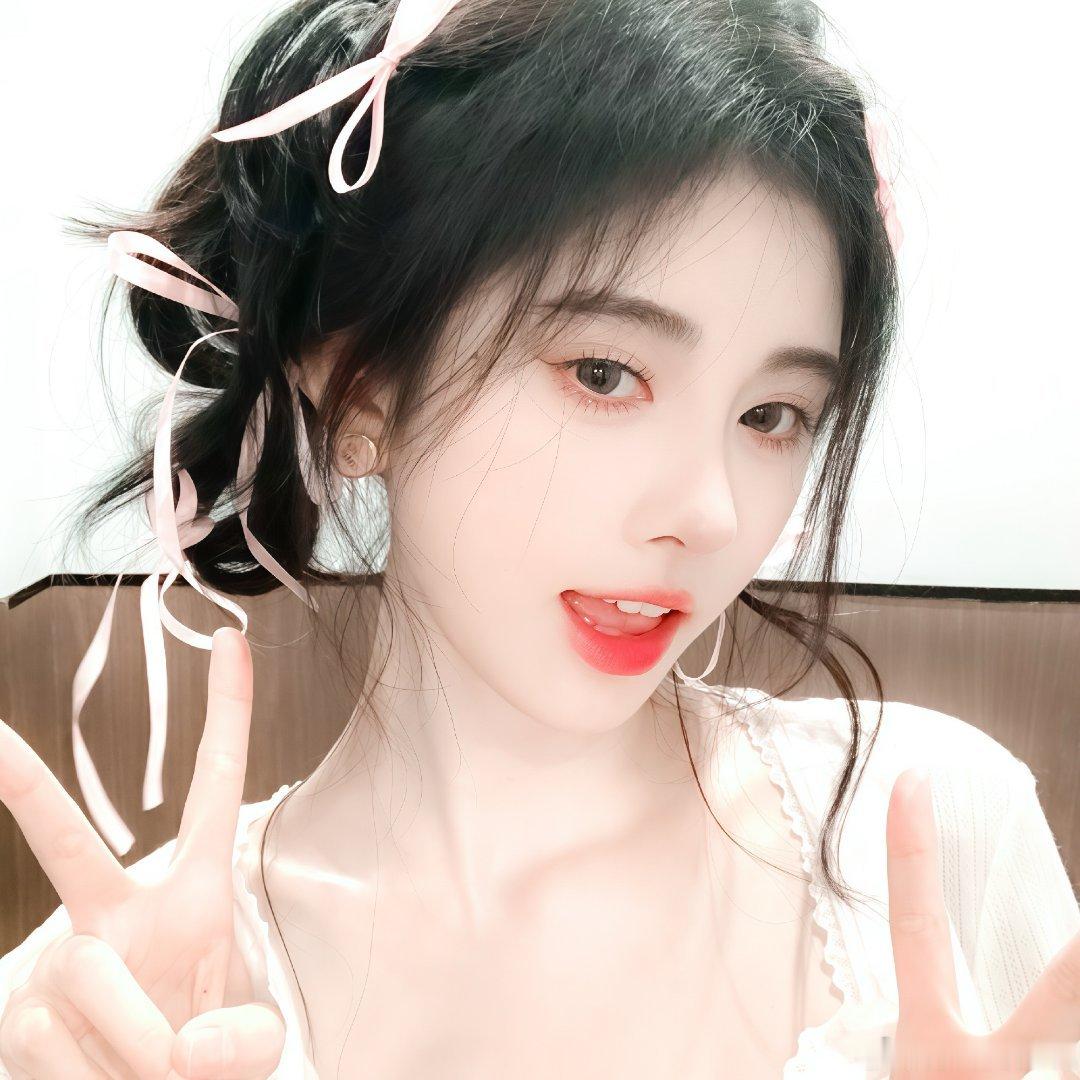 鞠婧祎 jjy鞠婧祎千香jjy鞠婧祎姜黎非我的爱太渺小 在你的世界里仿佛是可有可