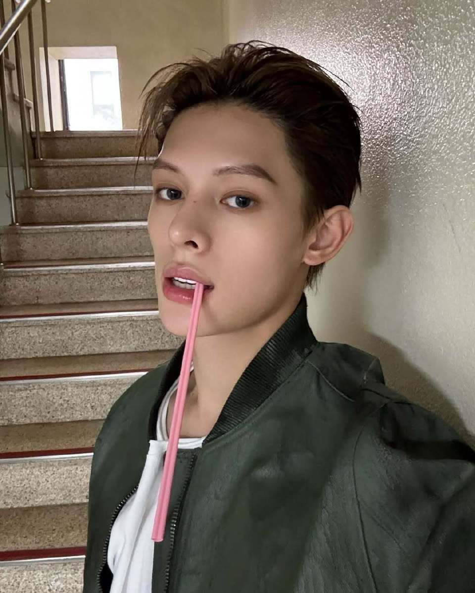 赵雨凡JAMES 🦅赵雨凡 很帅啊某些人别嫉妒了 