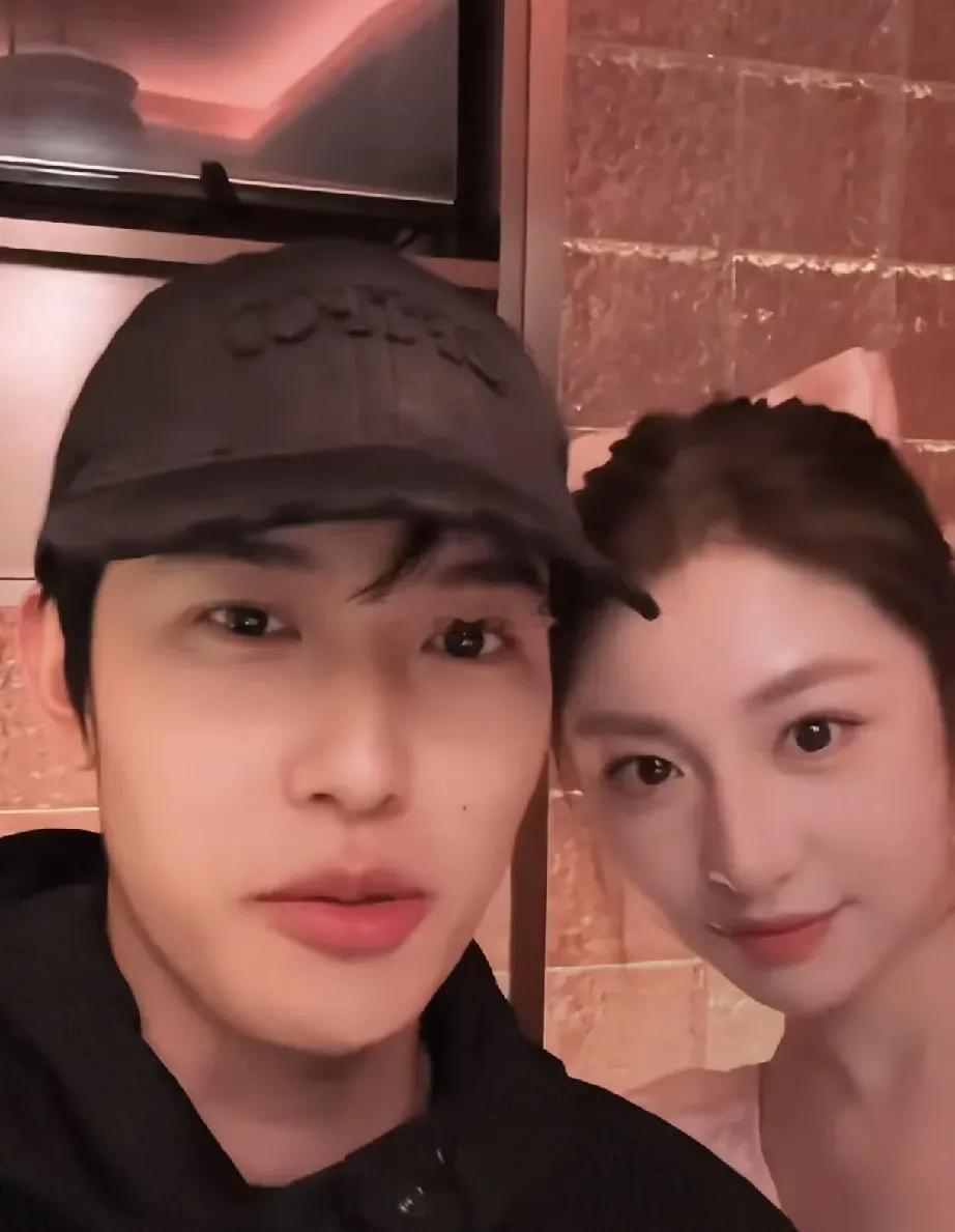 方蓝CP的互动真的甜到心坎里了！徐如蓝说方益炯万圣节穿得像小偷那段，想想画面就忍