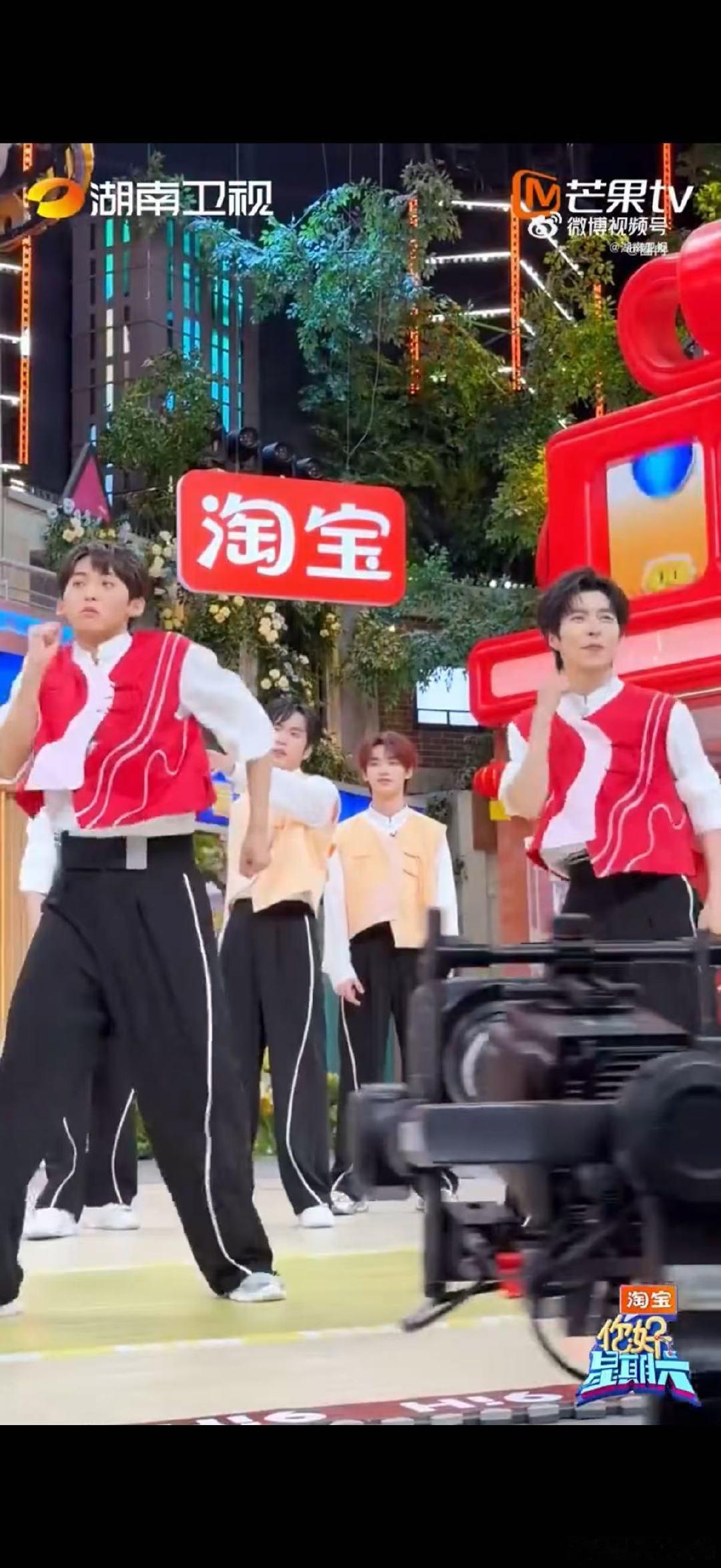 文韬唐九洲cha了倪鼠摇你好星期六好六街“信念感互助”名场面来咯！文韬求助学倪鼠