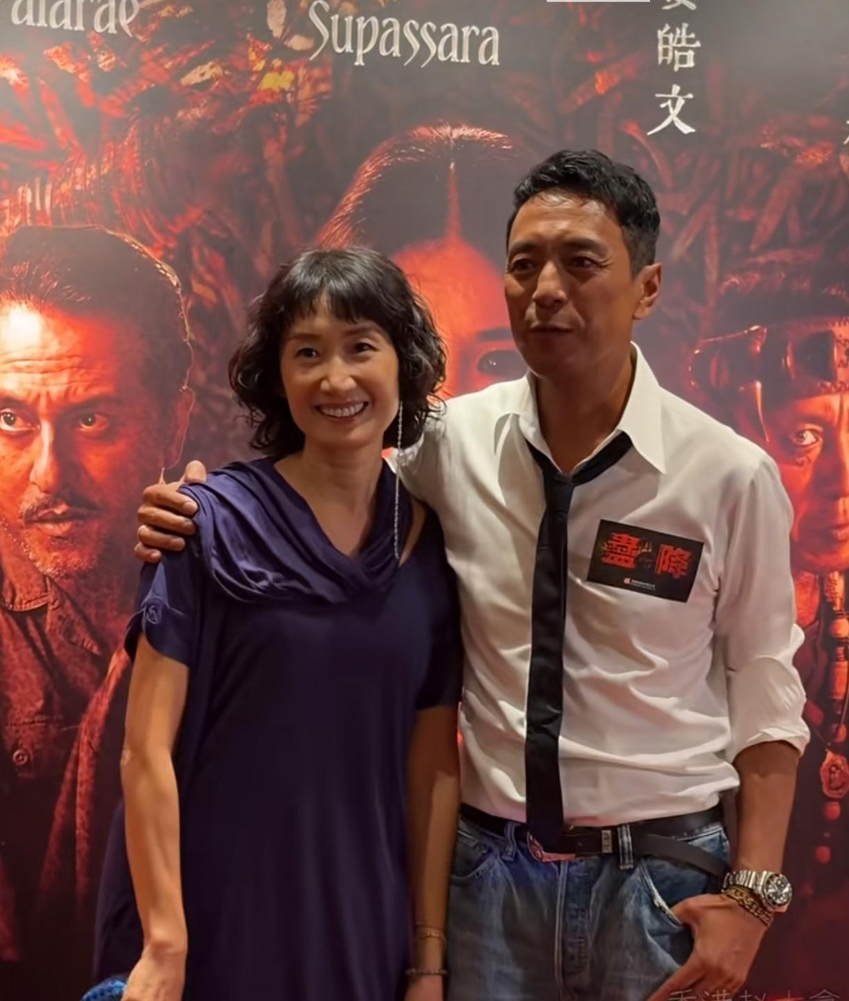 姜皓文和太太殷宁 ，老公新戏首映，老婆到场支持！ 结婚27年，幸福甜蜜，让人羡慕