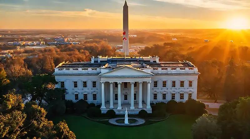 美国政治体制应对经济危机，主要有财政和货币两手。财政上，政府会增加支出、减税。像