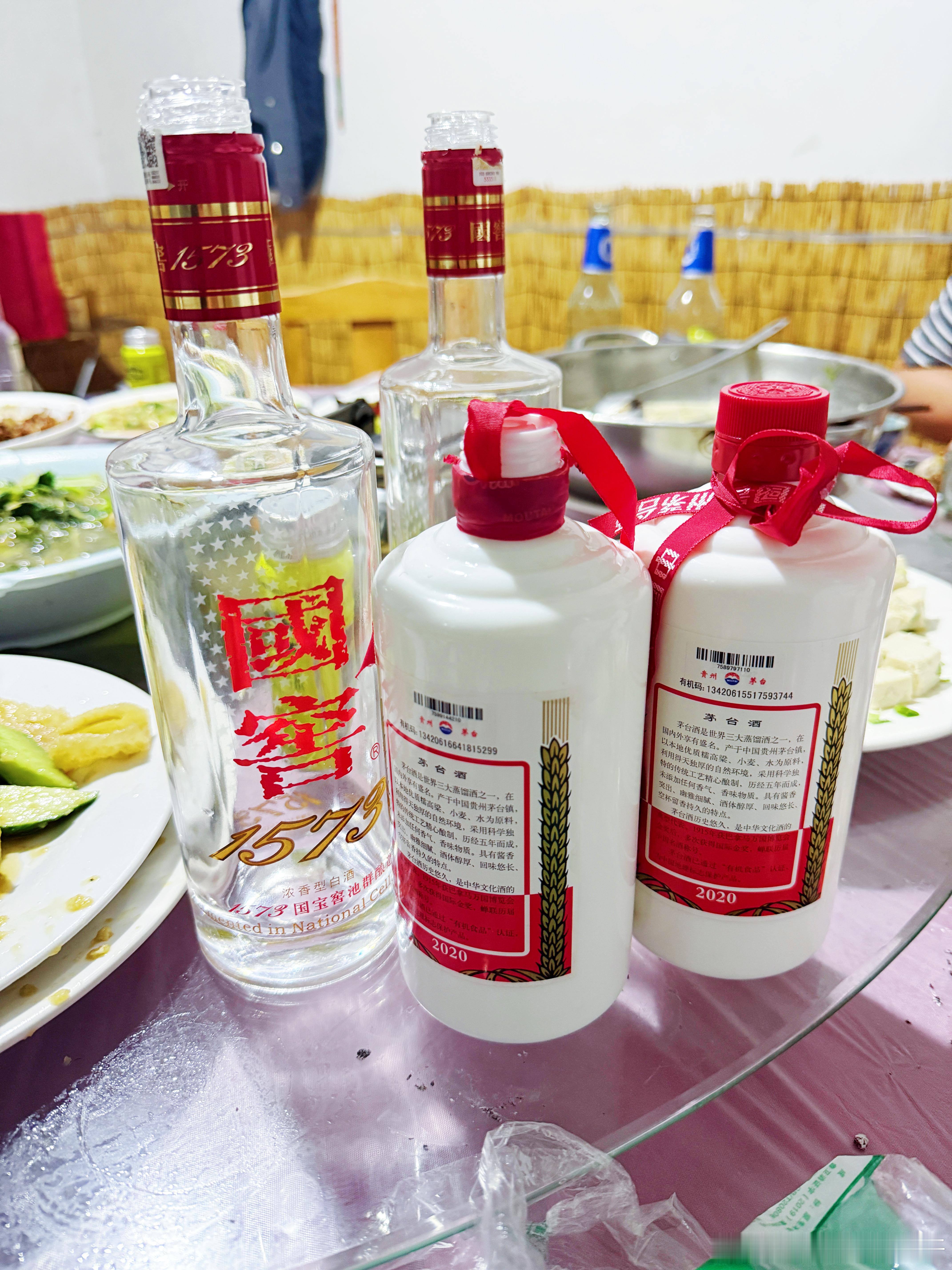 浓香不好喝还得酱香这一块！  ​​​