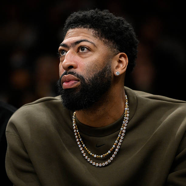 浓眉表示，医生检查了他的手部伤势后，坦言“自己从未见过如此严重的情况”。并且由于