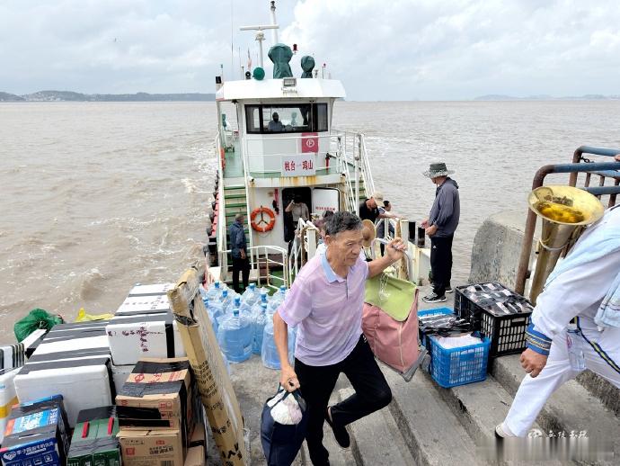 台风白海豚逼近玉环500游客安全撤离 最见功力的是这份“把麻烦揽在自己身上”的果