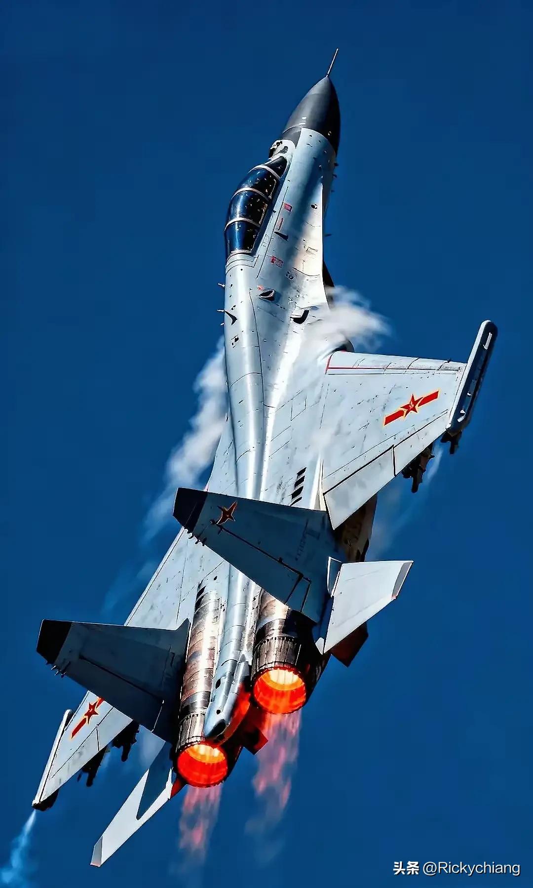 中美打高空🎈气球高下立判，还记得当时老美兴师动众，结果F22调整仰角姿态，连发