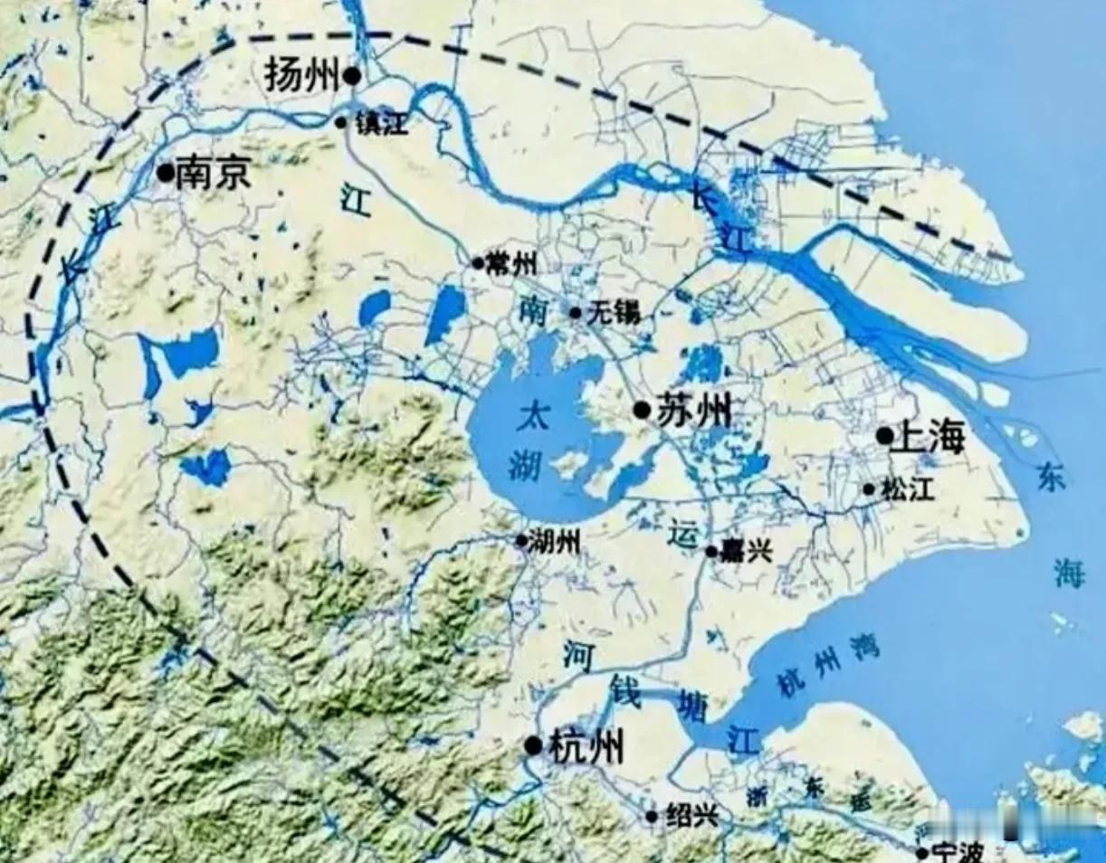 同样挨着上海，沪宁走廊要远比沪杭走廊繁华。长三角有三大主轴，沪宁、沪杭、宁杭。沪