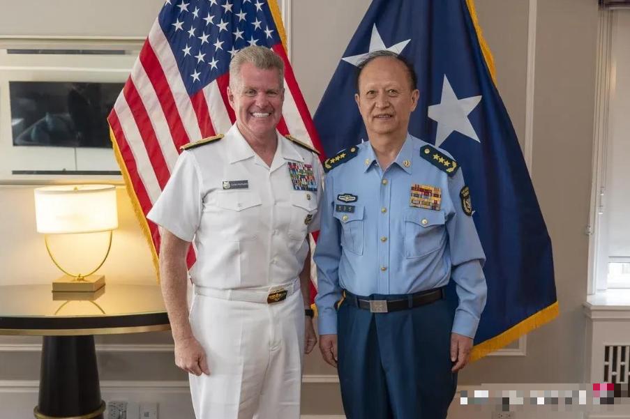 炸锅了！中美军方会晤结束后，美方通报突然换了画风：没有点名台海，也没拿南海说事，