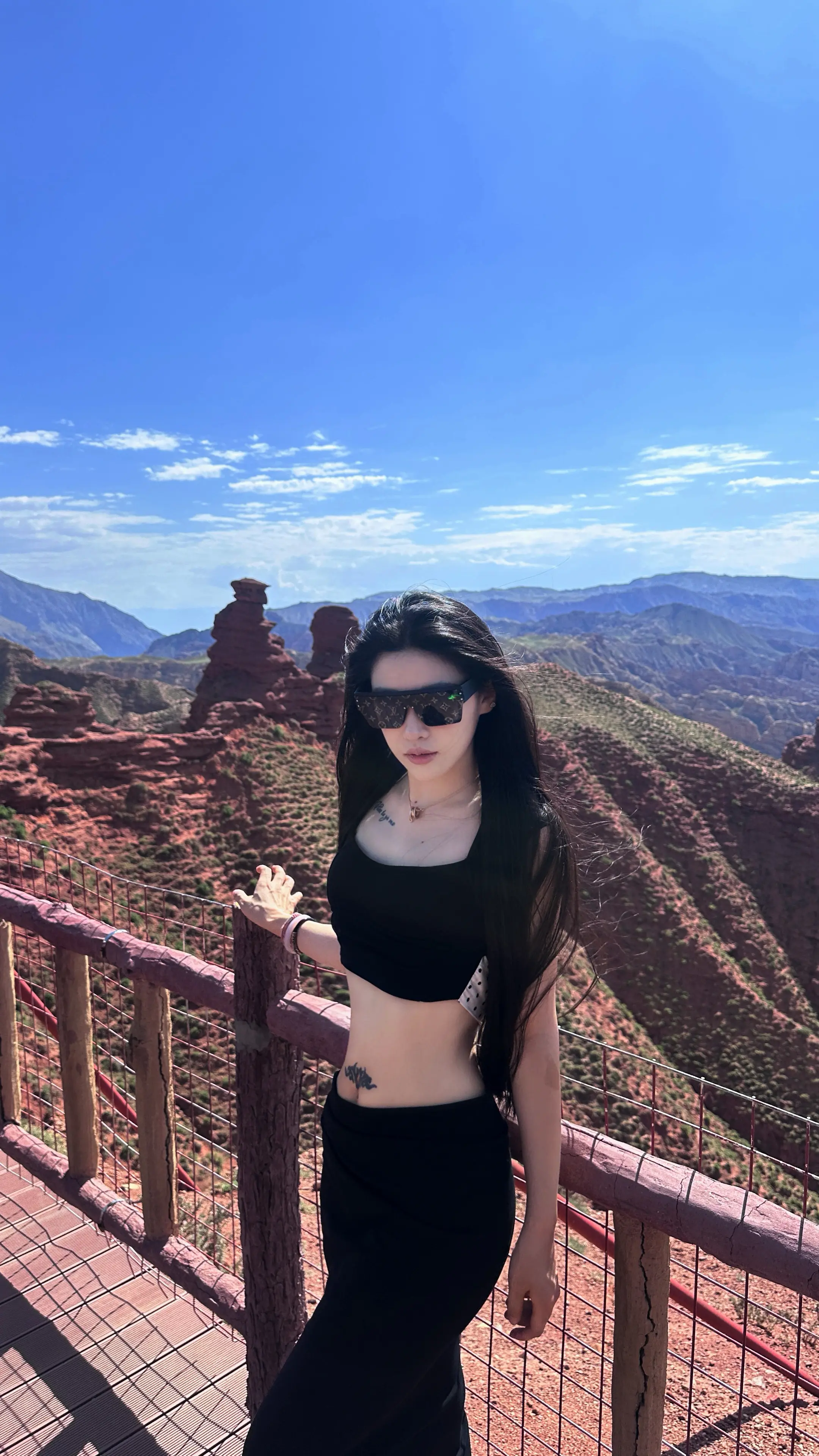 每天和零个人发生感情纠纷 但依然坚持发伤感文案