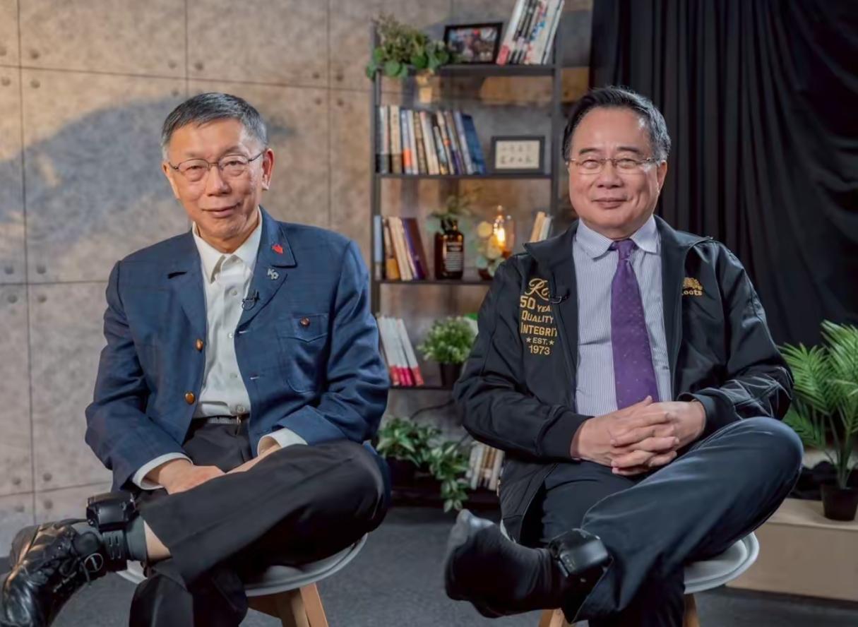 戴着电子脚镣谈台湾历史，蔡正元已经做好了入狱的一切准备
1月10号，蔡正元在自己