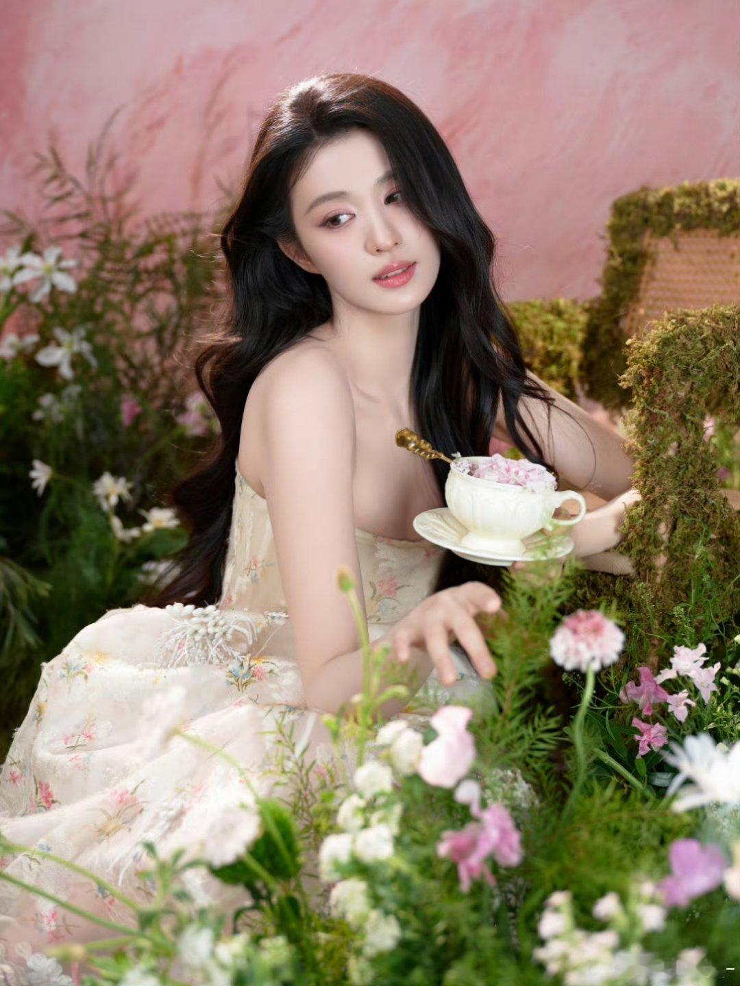 曝王楚然早就融了AI “白眼女神”王楚然工作室曾使用AI技术制作新剧《成何体统》