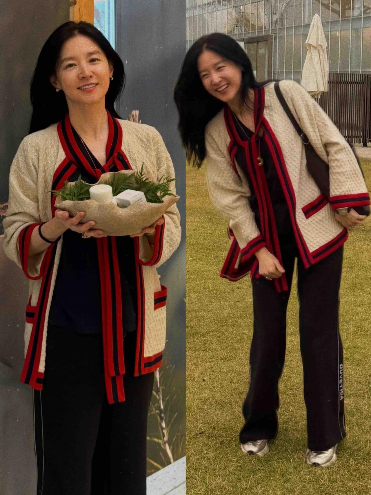 55岁李英爱太冻龄了！一身休闲穿搭亮相活动现场，状态松弛又温柔。米白色针织开衫搭