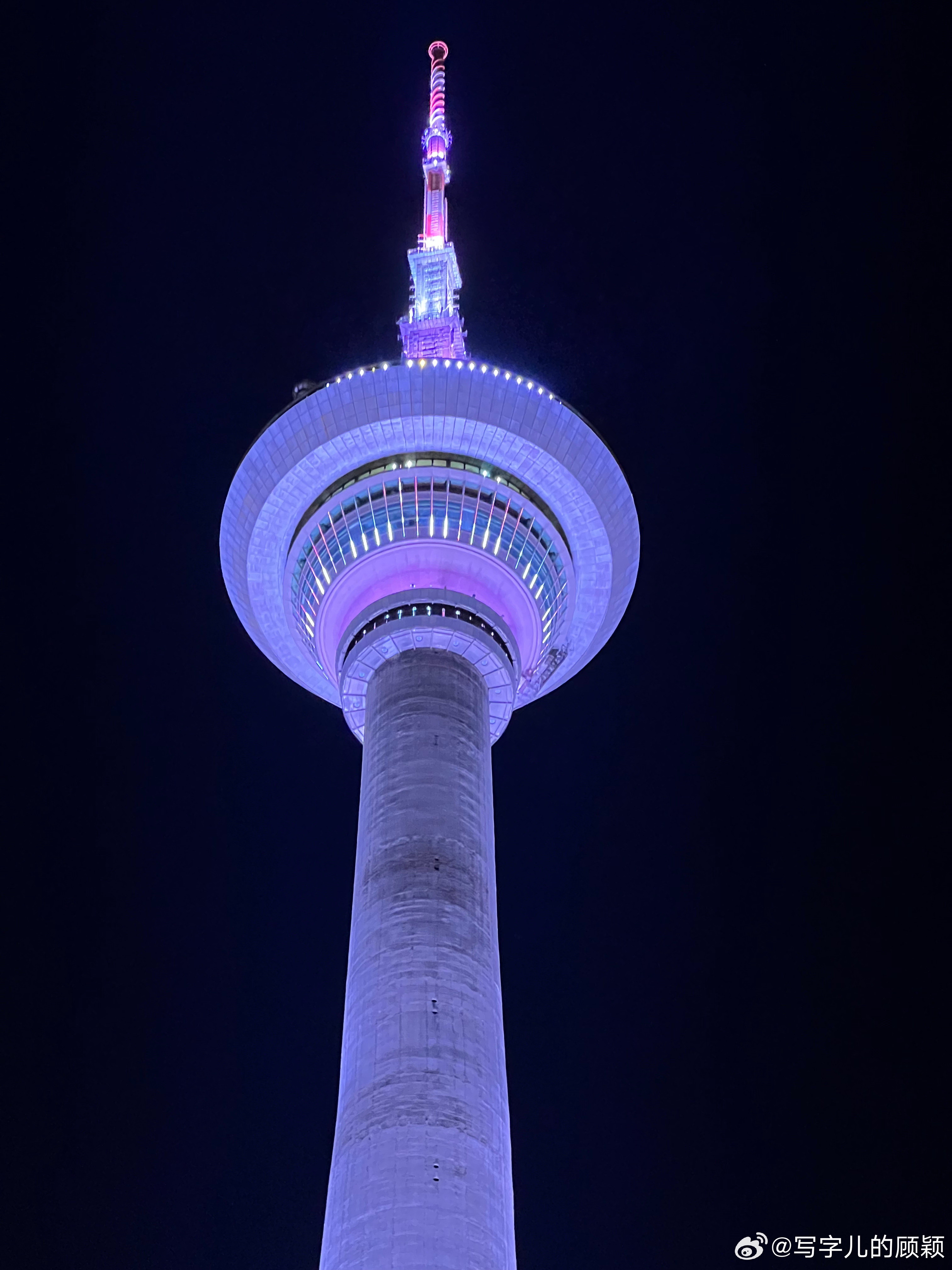 有时候，盯着一处看，一直看，脑袋就放空了。天津生活