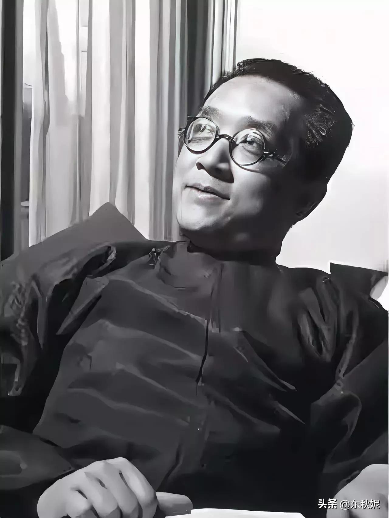 一看到，胡适被一帮子人当大师，就想笑。

他的成就是1945年劝中共放下武器归编