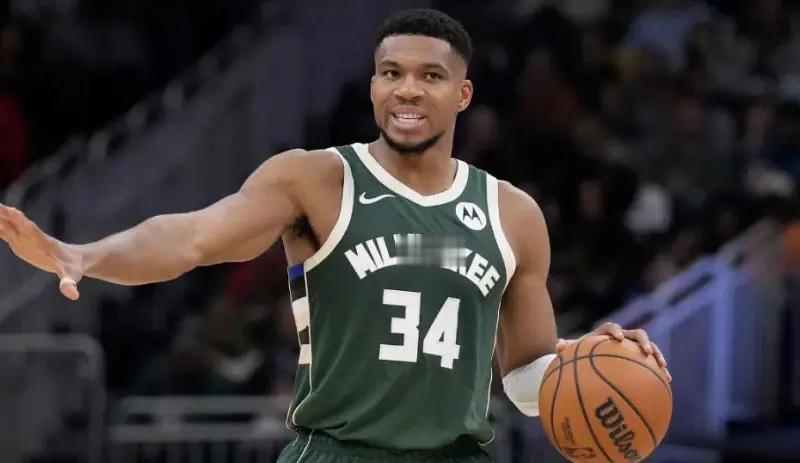对前辈，字母哥是不是缺乏了足够的尊重。
被记者问到，如今，NBA前五人是谁？
字