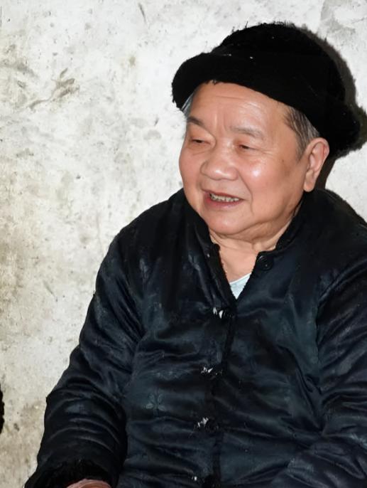 她从大队书记到中央候补委员，84年被开除党籍，退休后住进深山。你们知道这位女性是