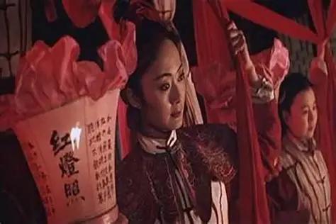 洋人叫她"东方女巫"。她自己说，我是黄莲圣母。 她是谁？天津南运河边，一个船家的
