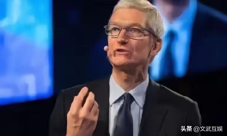 美国彻底慌了？！苹果CEO库克抛出惊人言论，振聋发聩！他说：“我们死守中国制造，