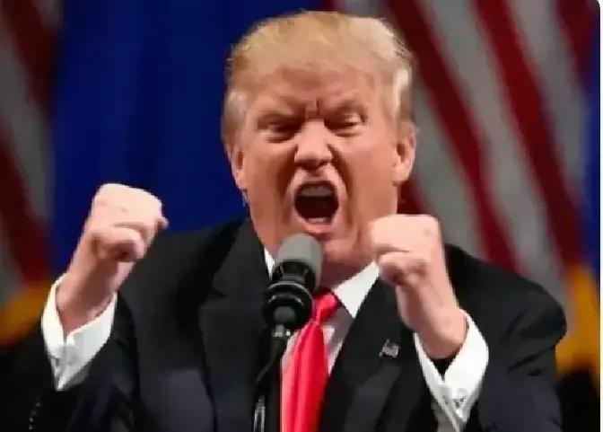 就在刚刚
 
美国前总统特朗普突然宣布了，要废掉拜登用“自动签名笔”签署的92%