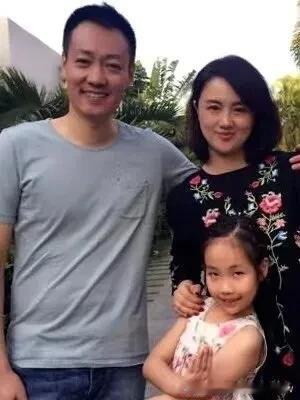 一袋洗衣粉抱得美人归，为女儿放弃《潜伏》❗《人世间》中周秉义一角，被辛柏青饰演的