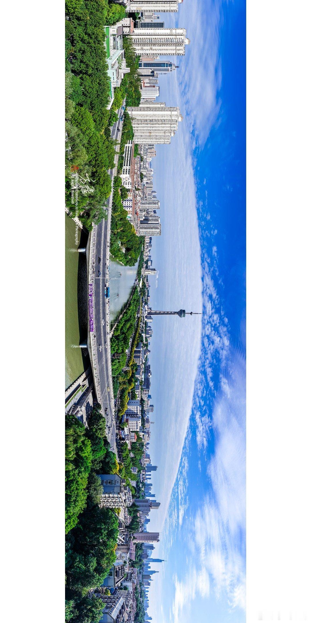 当水上顶级体育赛事“2026南南京大学生国际赛艇公开赛”遇到了极致天气“云墙”这