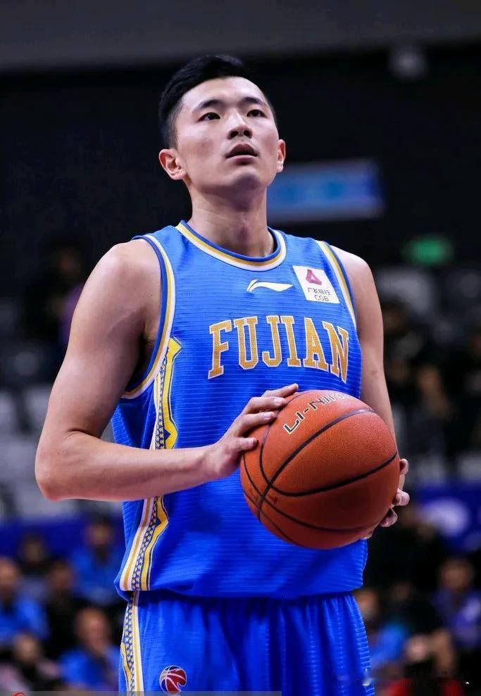 陈林坚是高速男篮锋线密钥吗？
今天陈林坚体检通过已经与球队汇合。陈林坚是高速男篮