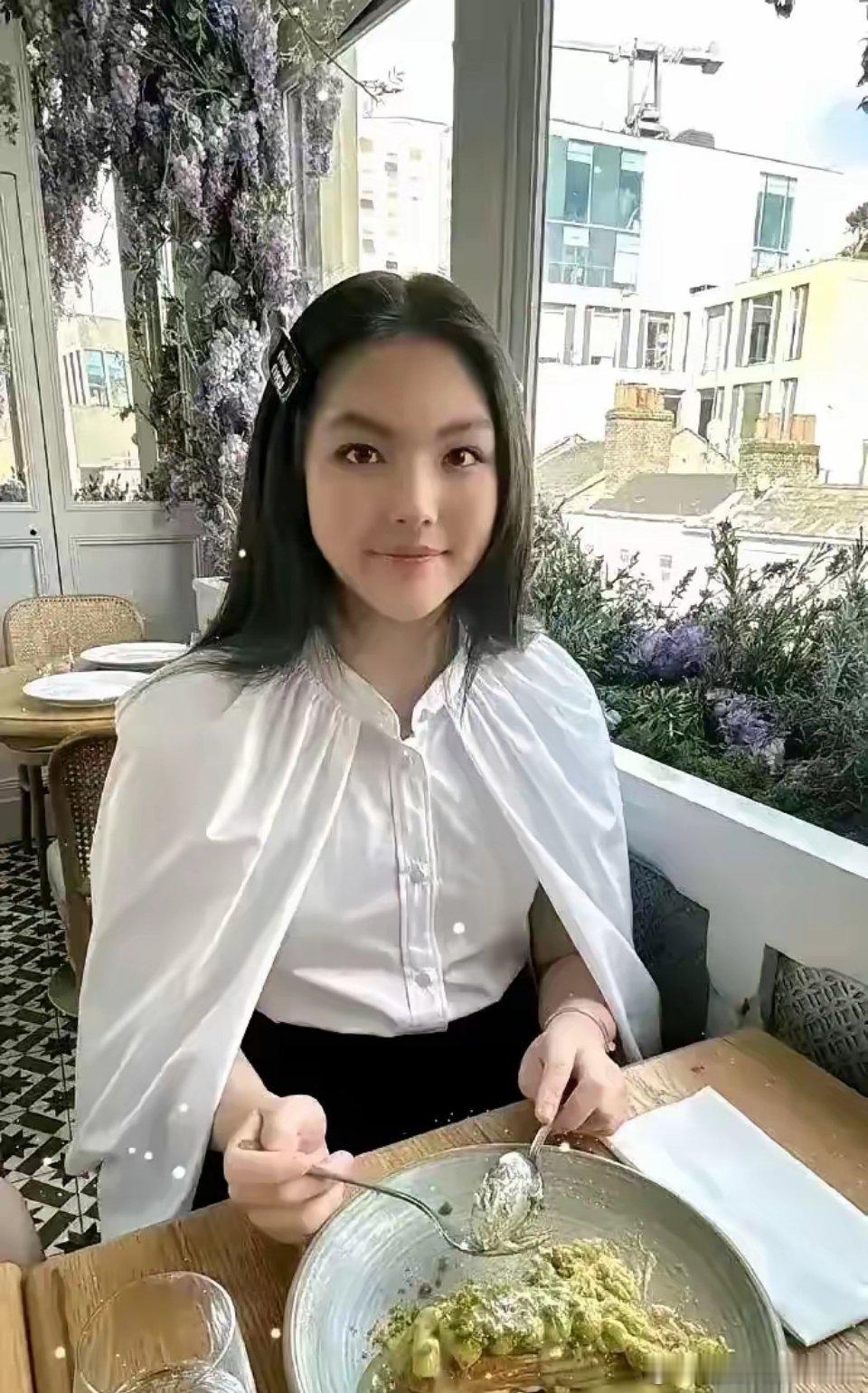 李湘是晒娃晒的最成功的！首先，我们得明白，不仅仅是富裕家庭的孩子能享受到美味的早