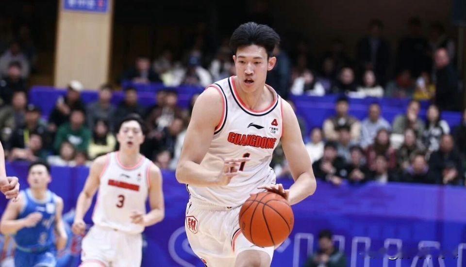 黄明依或主动申请交易！

黄明依  21岁  身高2.07米，体重110公斤，臂