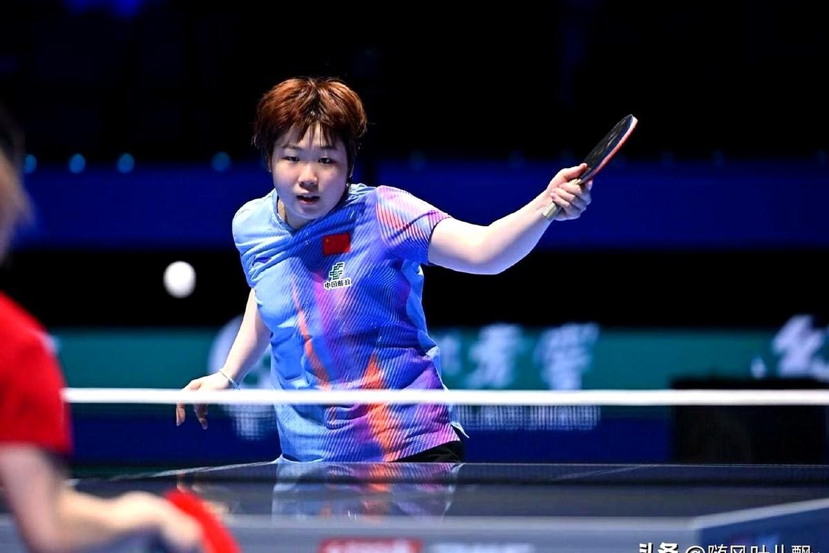 国乒这比赛看得人血压飙升！

蒯曼对阵法国选手卢茨，开局梦幻，11-2、11-6