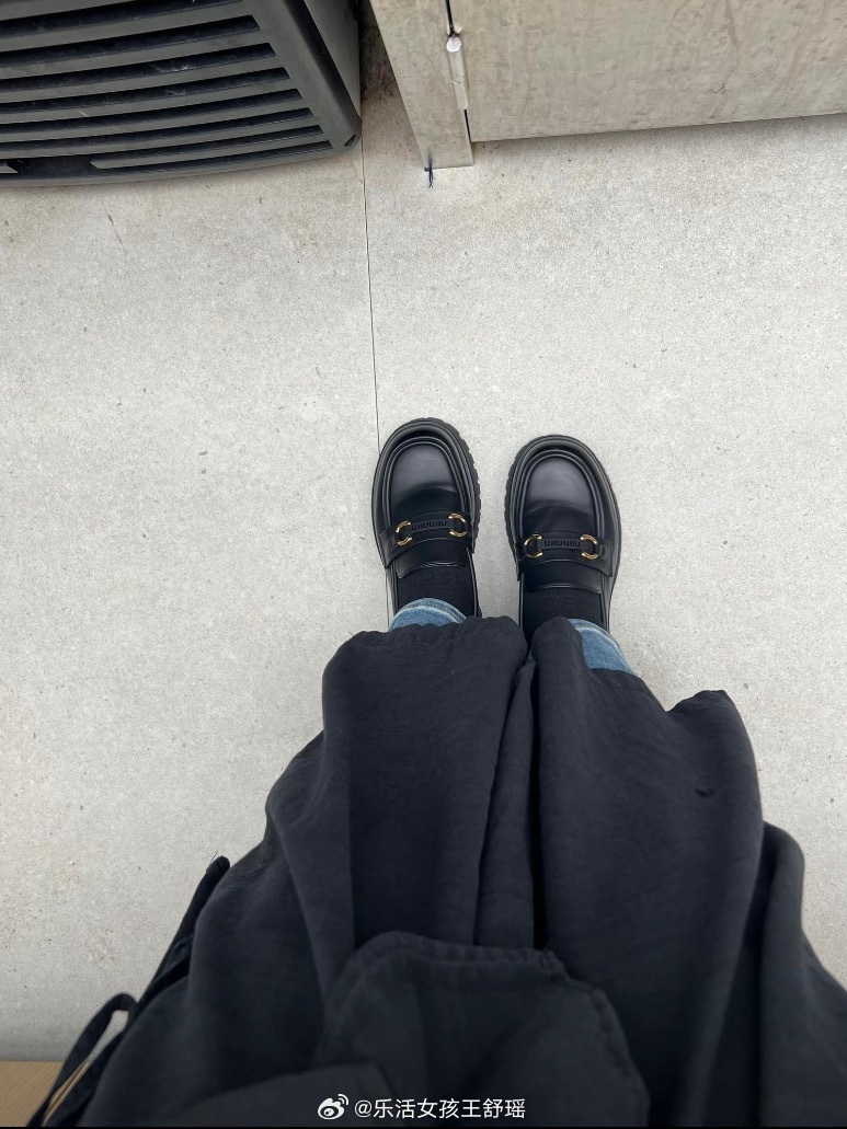 当你下班有约又必须穿工服时很潮流的叠穿方式瘦的人随意胖的不建议模仿春风里派对