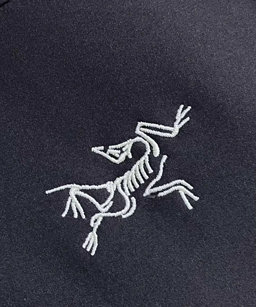 一件夹克，能让优衣库秒变万元级
 
我试了三天，同一件白衬衫，搭牛仔外套像路人，