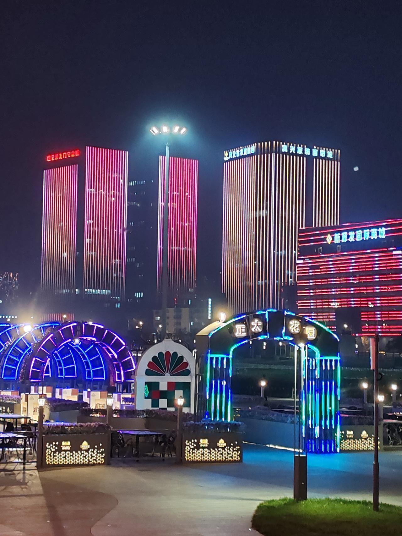 每家都有每家的日子，每家也有每家的过法。有计划地过日子和毫无计划地过，那是截然不