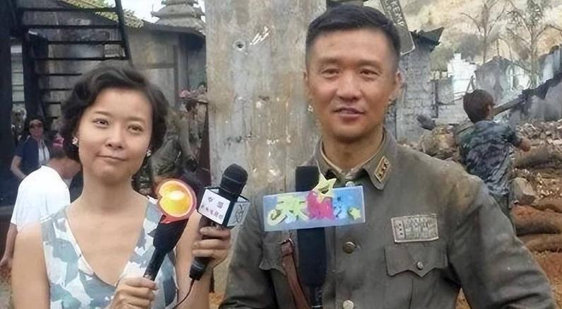 2011年那会儿，黄志忠跟39岁的柯蓝好上了，两人就这么热热闹闹地同居了9年。结