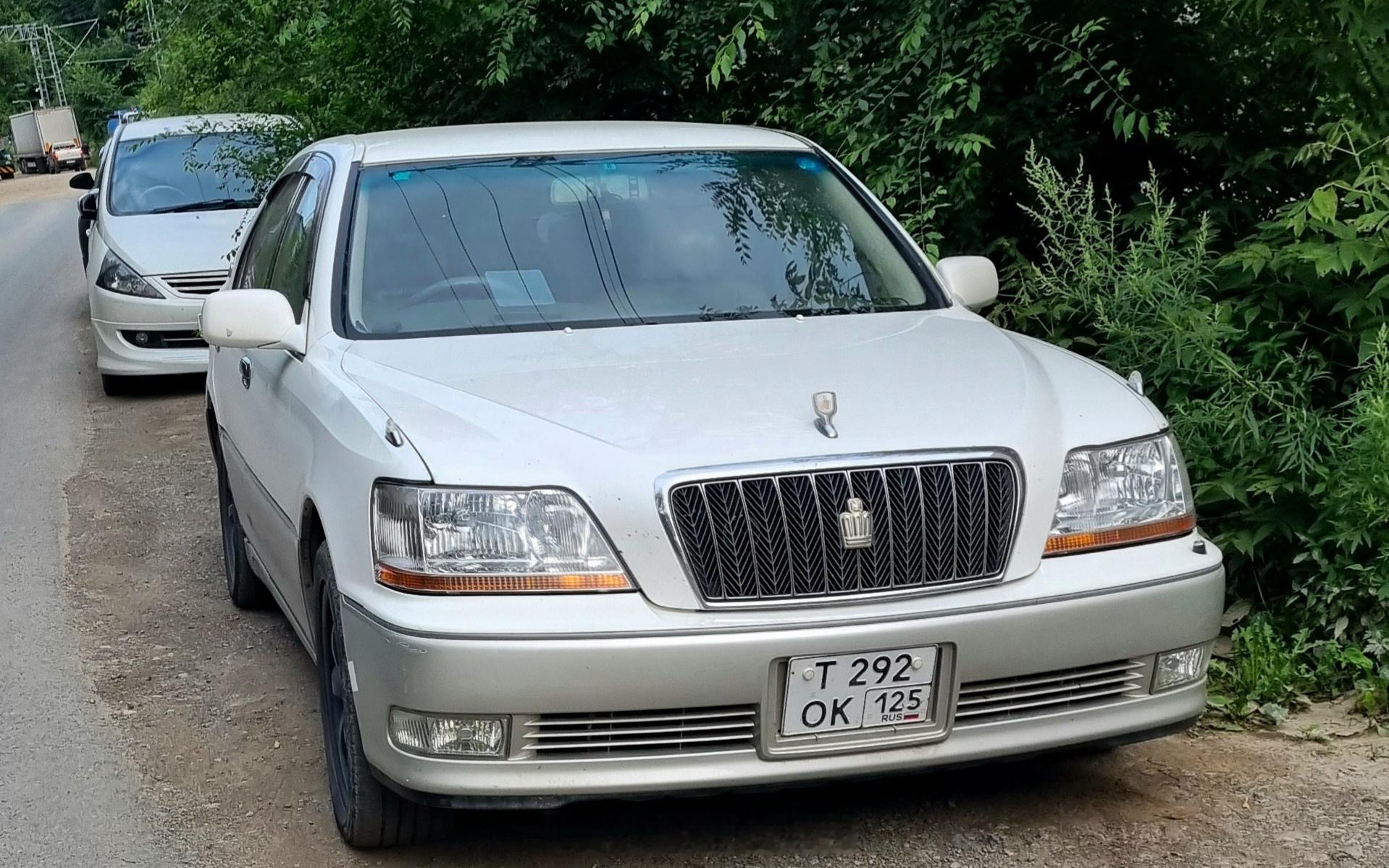 Toyota Crown Majesta / Toyota Corolla / 