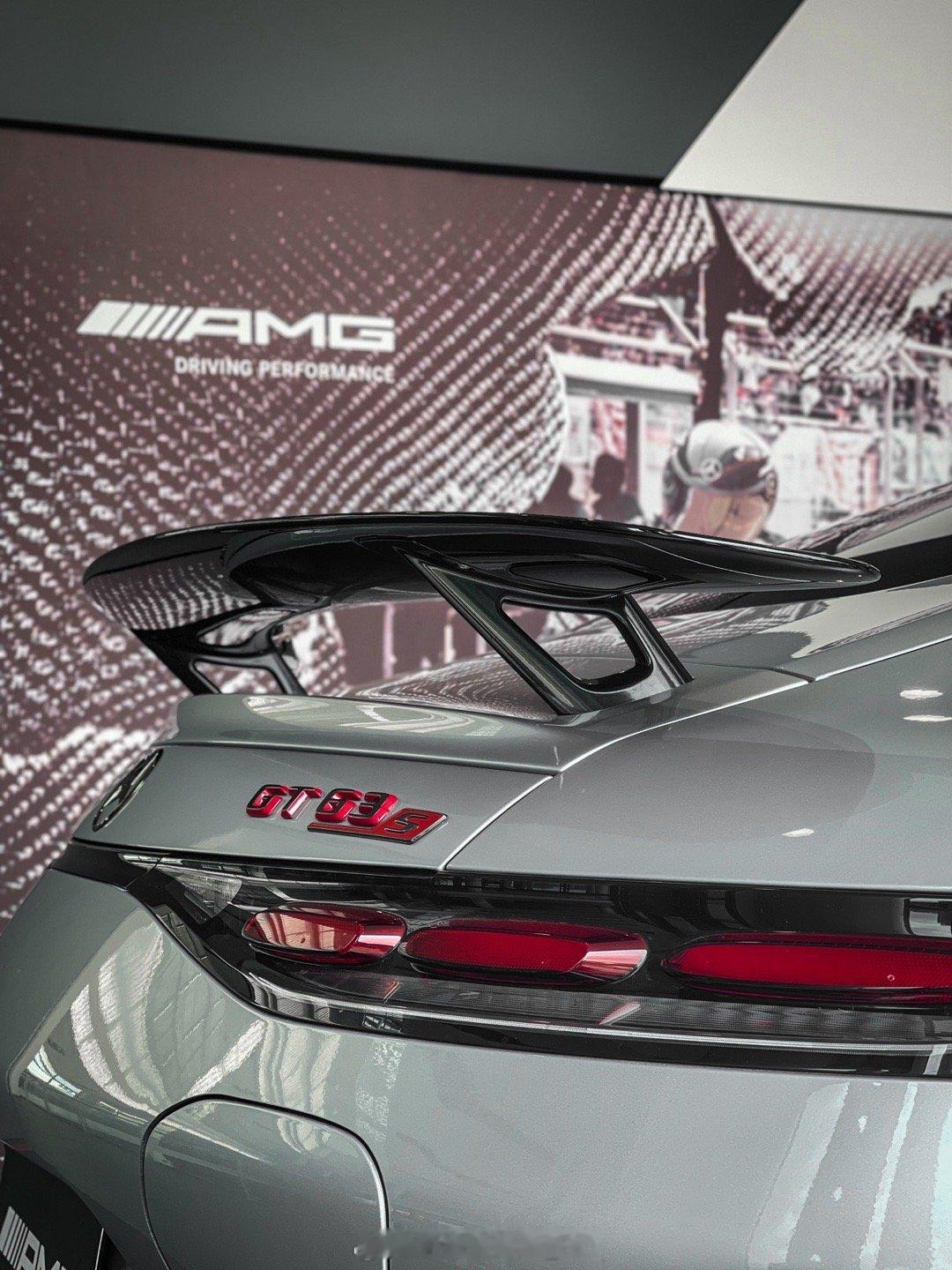 今天拍的 赶在0:00前发一下 ​​​模特车型：AMG GT63 S E-Per