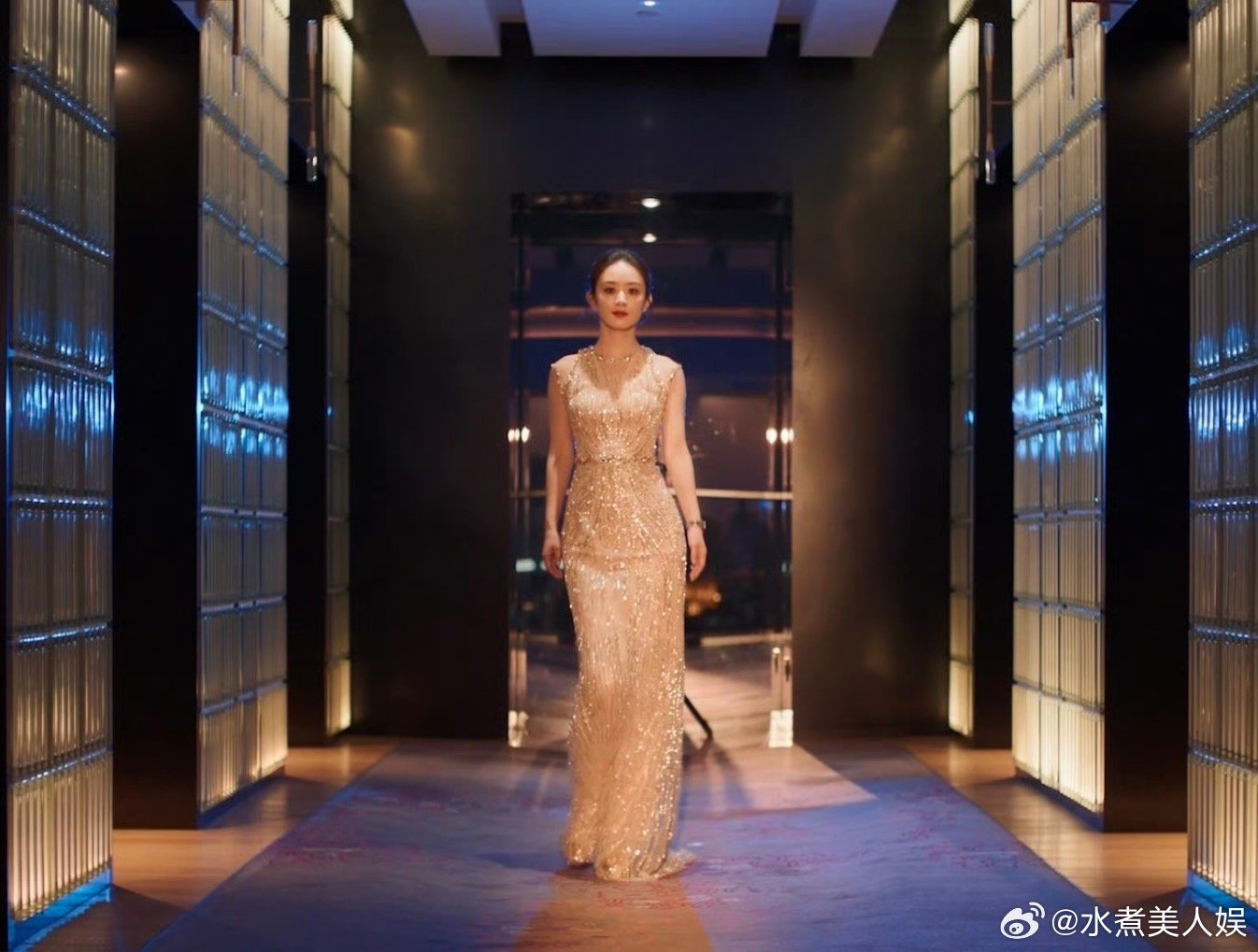 #赵丽颖钻石鎏金裙#赵丽颖这套又美死谁了我不说，好喜欢她的气质，真的很精致，粉丝