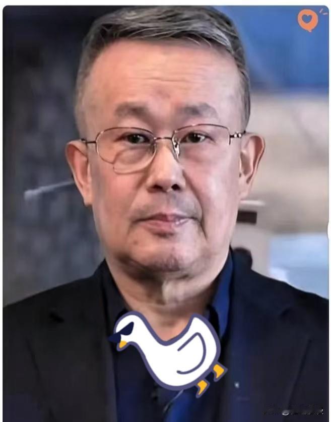 昨晚饭局，一位刚离职的芯片行业高管喝多了说：“美国突然给台积电放行设备，哪是什么