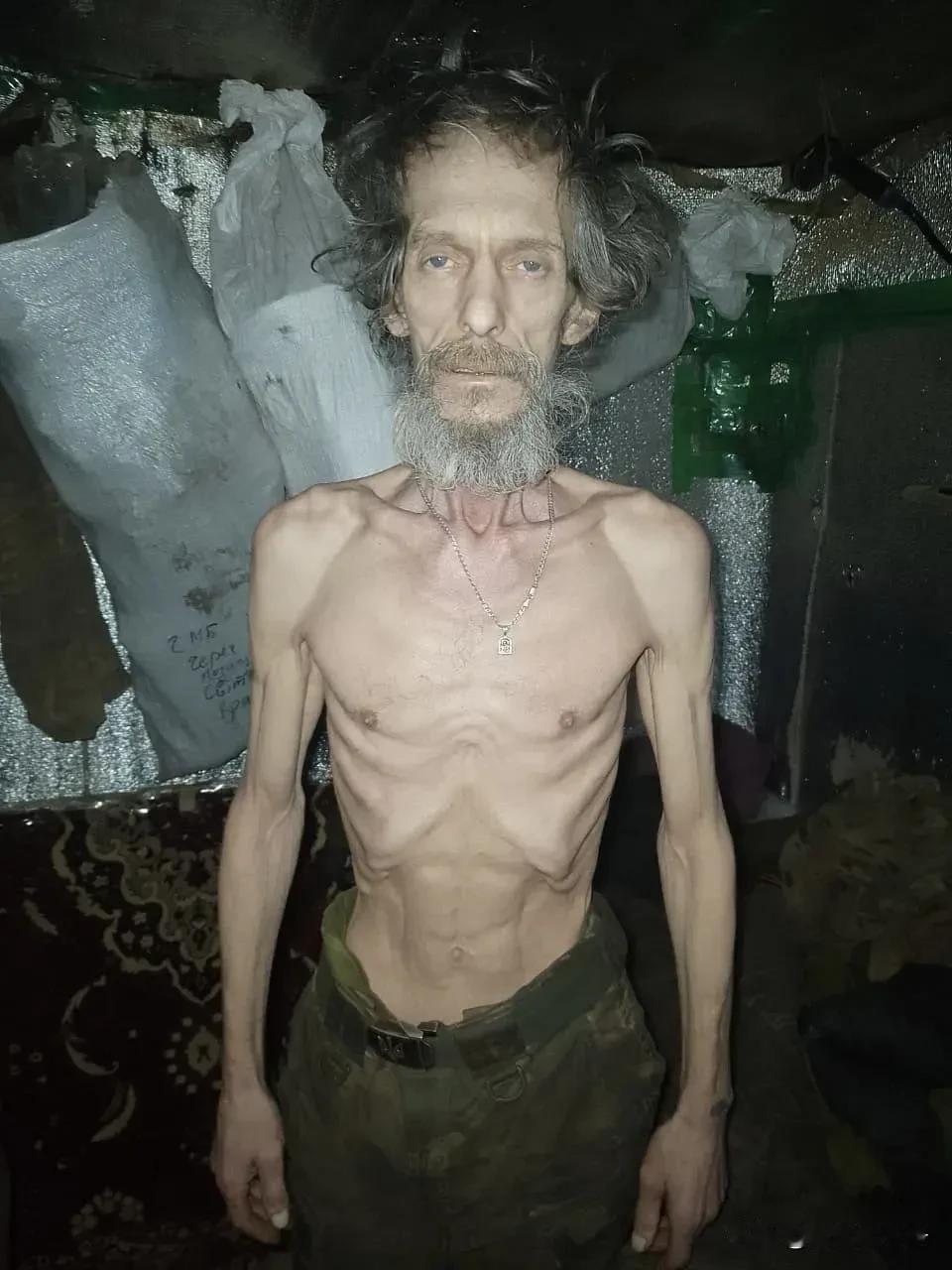 真实战场上的乌军是什么样？看看这张照片就知道了
现在这张照片流传的非常广，乌克兰