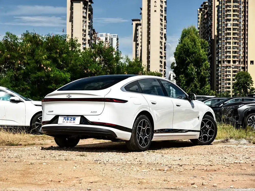 2026款启源A07增程式中型轿车。整车4820mm×1920mm×1480mm