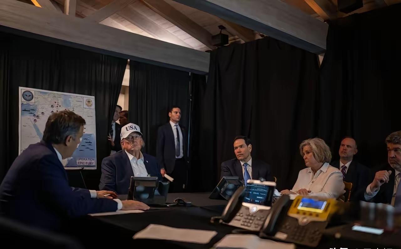 伊朗给全世界的一课
​​如果美国在你身边集结了庞大的武装力量，却与你进行“和平解