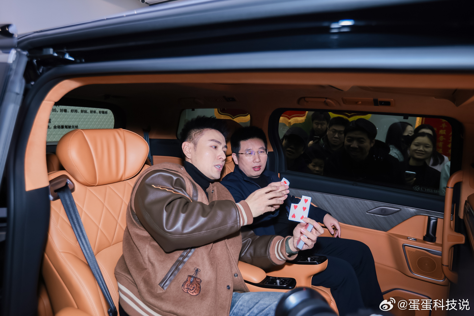 魏牌 能够连续六个月蝉联新能源MPV销量冠军的车到底长啥样？哎~~当然是宜家宜商